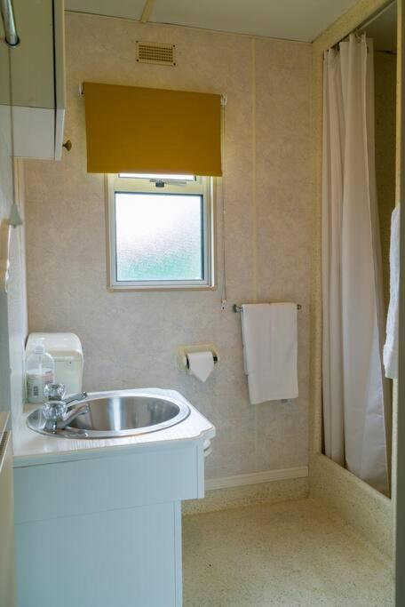 Wind In The Willows: Sleeps 4, Kitchen, Bathroom, Lounge, Wifi Napton on The Hill ภายนอก รูปภาพ