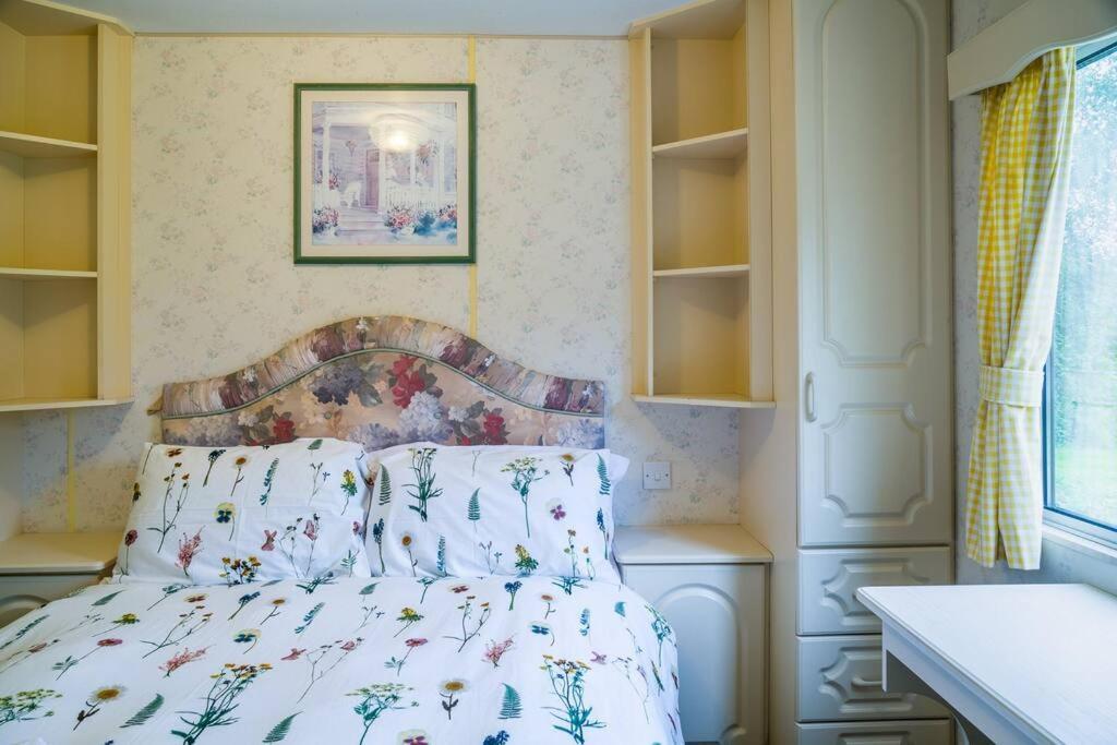 Wind In The Willows: Sleeps 4, Kitchen, Bathroom, Lounge, Wifi Napton on The Hill ภายนอก รูปภาพ