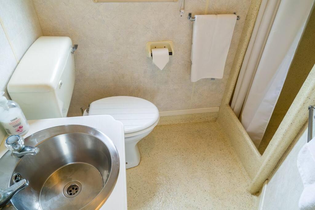 Wind In The Willows: Sleeps 4, Kitchen, Bathroom, Lounge, Wifi Napton on The Hill ภายนอก รูปภาพ