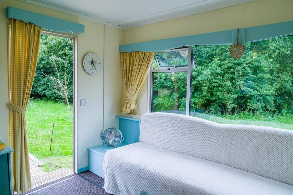 Wind In The Willows: Sleeps 4, Kitchen, Bathroom, Lounge, Wifi Napton on The Hill ภายนอก รูปภาพ